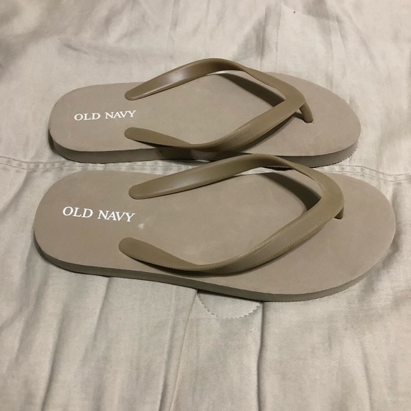 Old Navy Tan flip flops Sandals NWOT size 7/8 - Picture 2 of 6